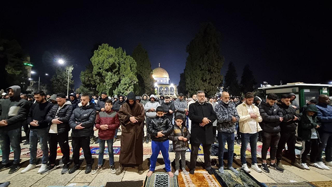 60 ألف مصل أدوا صلاة العشاء والتراويح في اليوم الثامن من شهر رمضان المبارك